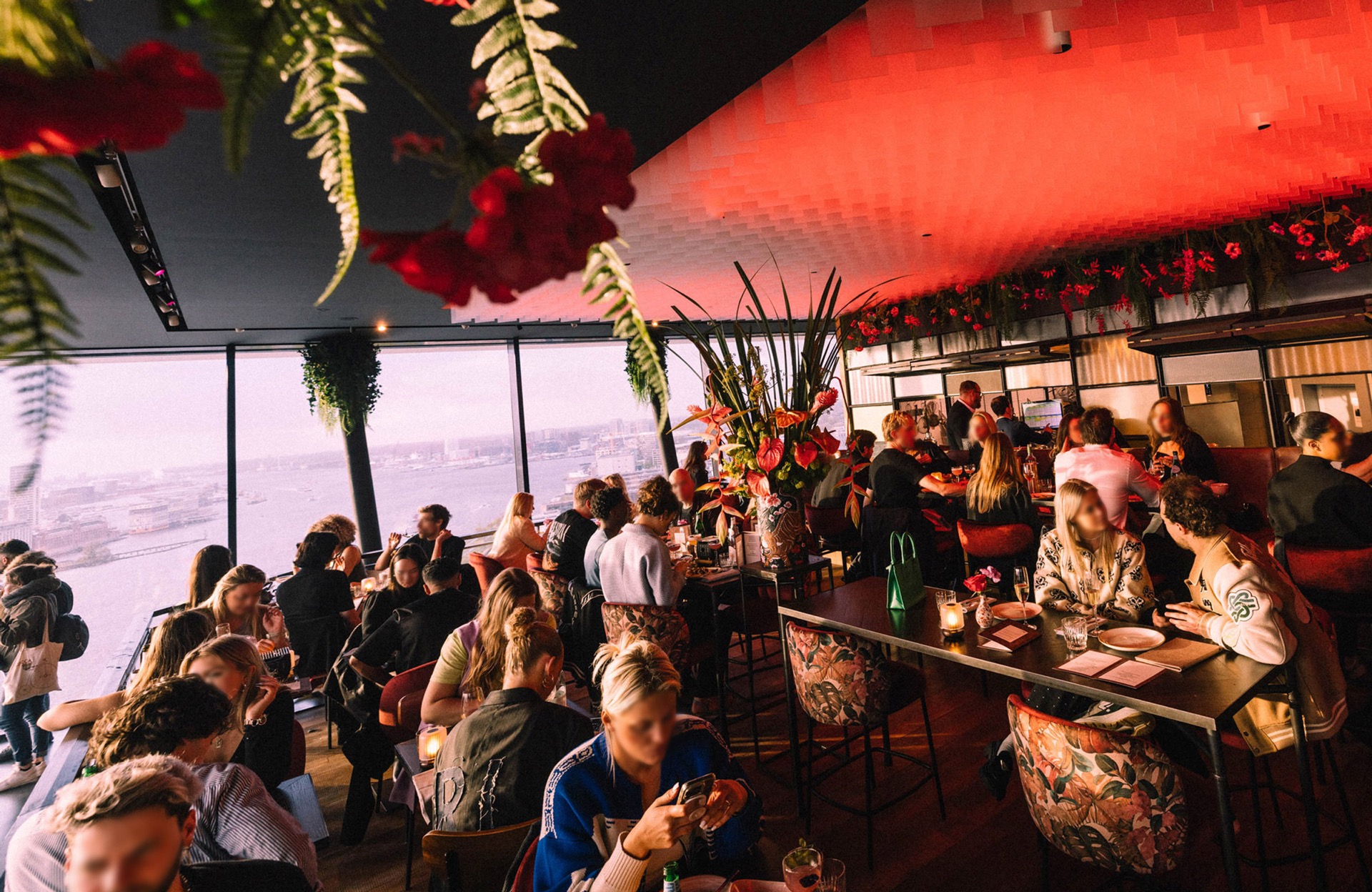 Skybar & restaurant